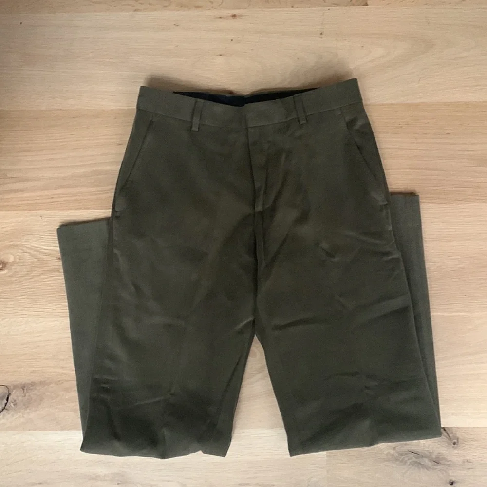 Banana Republic Modern Fit Chinos in Olive